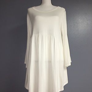 Woman’s long sleeve white blouse